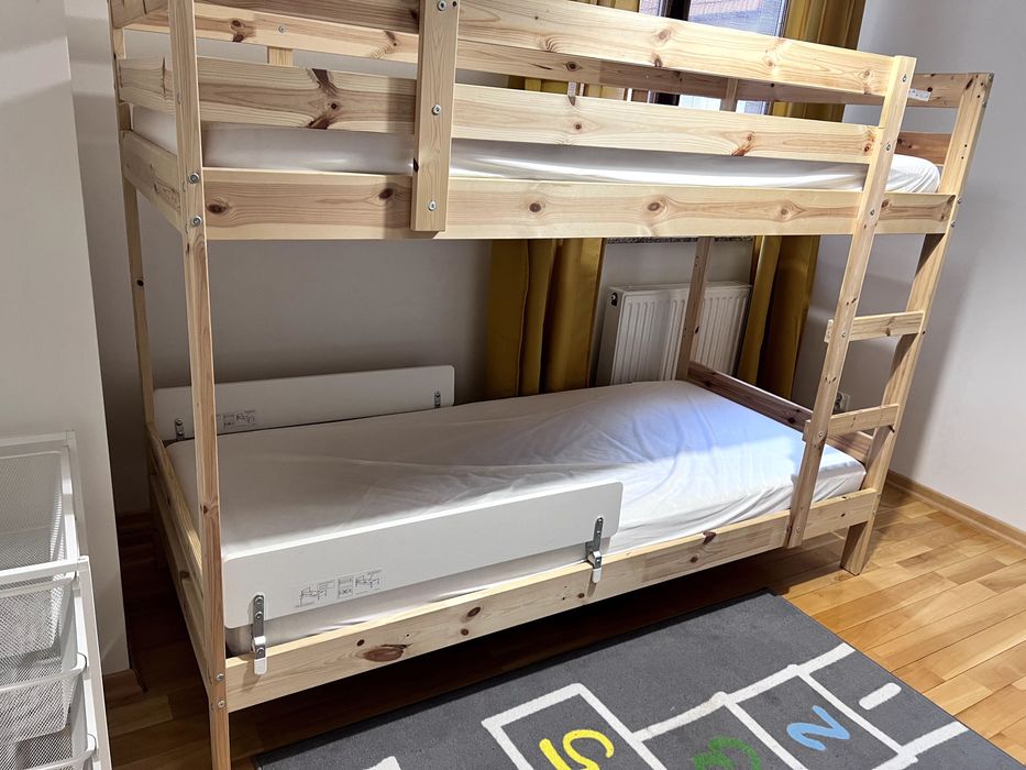 Sprzedam łóżko piętrowe IKEA - MYDAL z materacami i zabezpieczeniami
