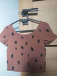 Crop top wzorzysty marki Sinsay