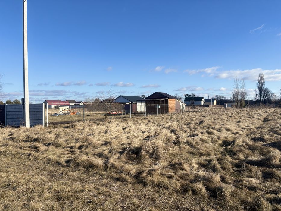 Продам земельну ділянку під Києвом