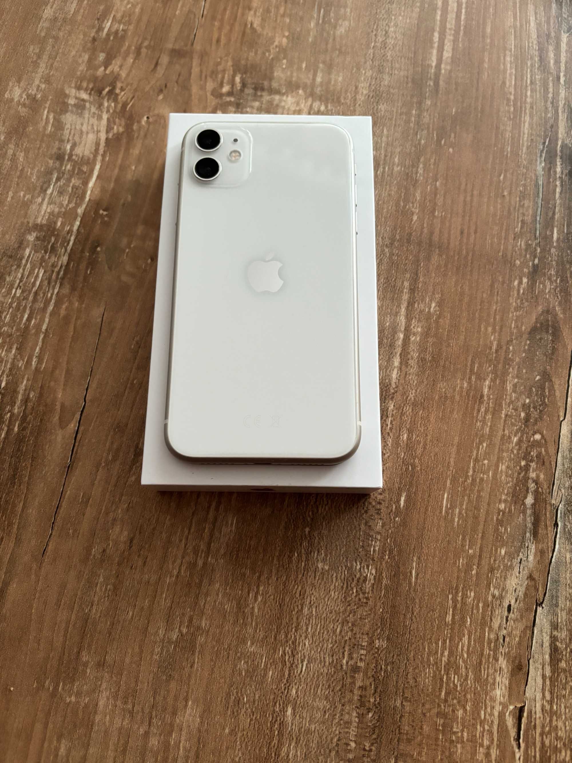 Apple iPhone 11 64GB biały – 90% bateria