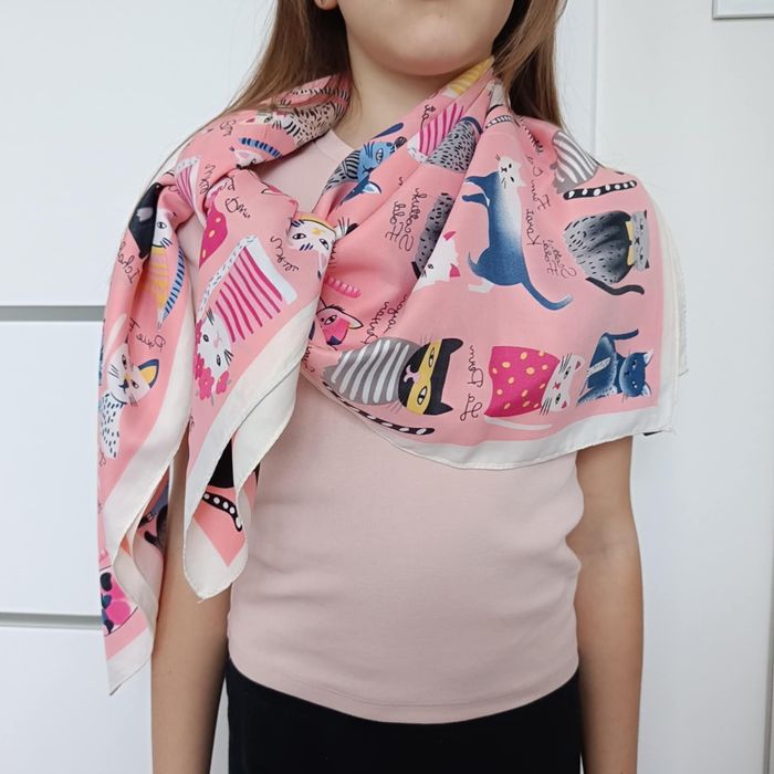 Chusta dziewczęca różowa w kotki. Nowa!