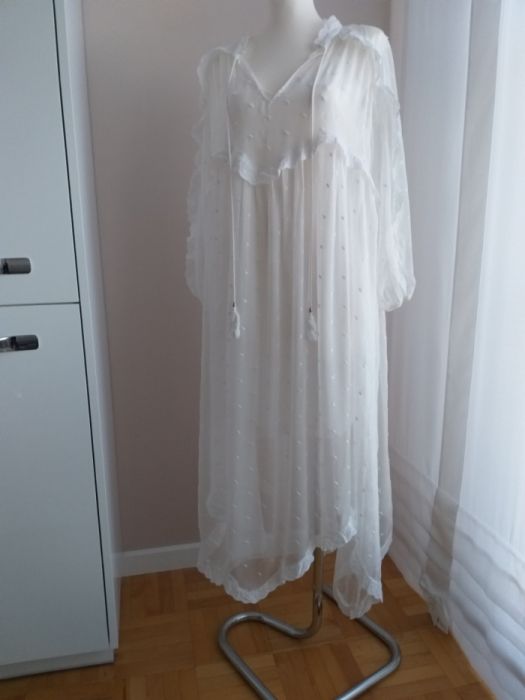 Piękna biała sukienka plumeti koszulowa mgiełka dwuczęściowa must have