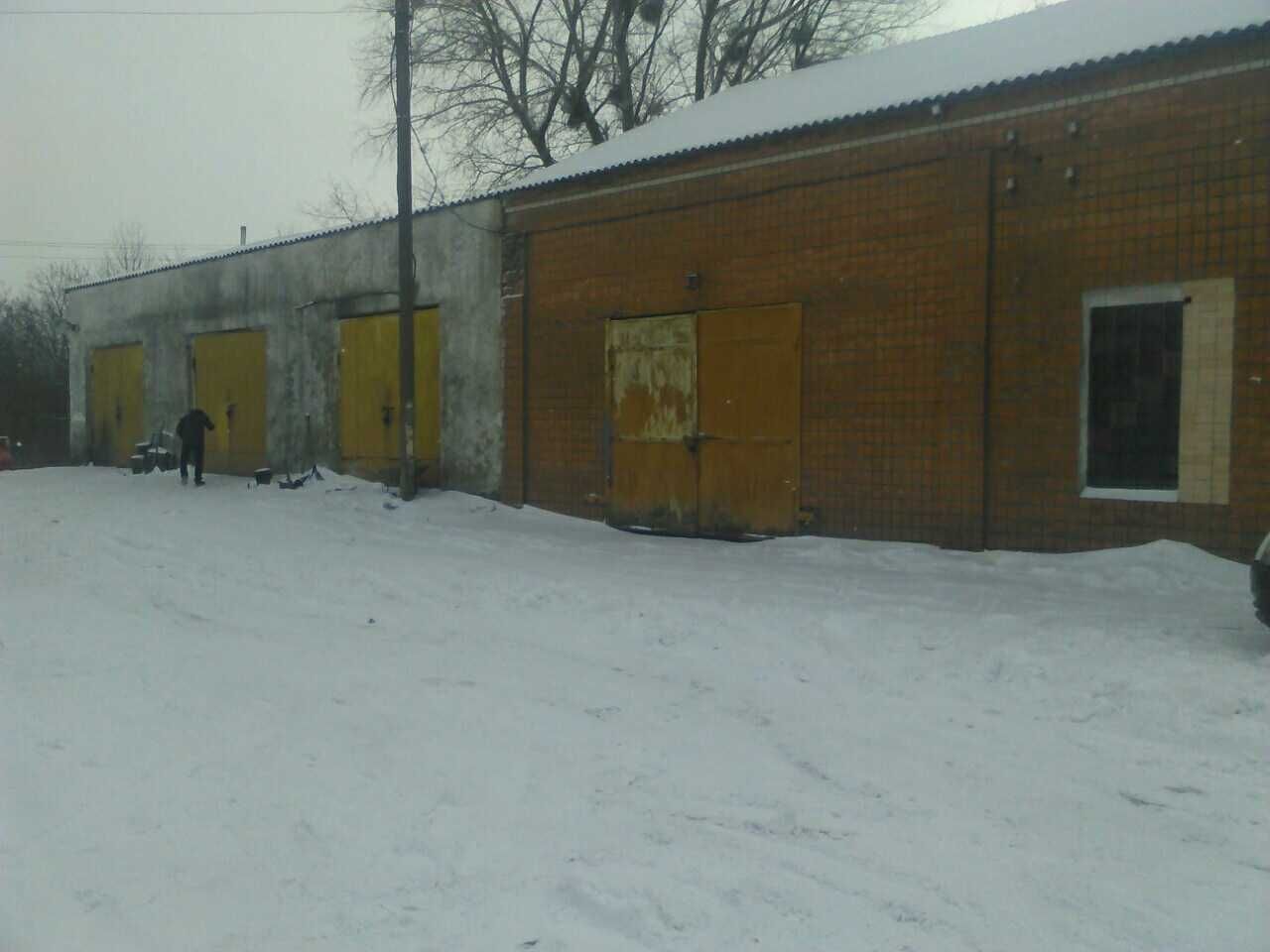 Ярмолинці Виробничі приміщення 1300 кв м з земельною  ділянкою 1,750га