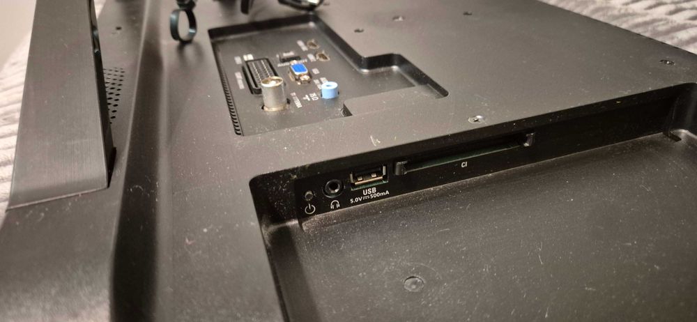 Telewizor PHILIPS 24PFT5303/12 – 24 cale, DVB-T2, stan bardzo dobry