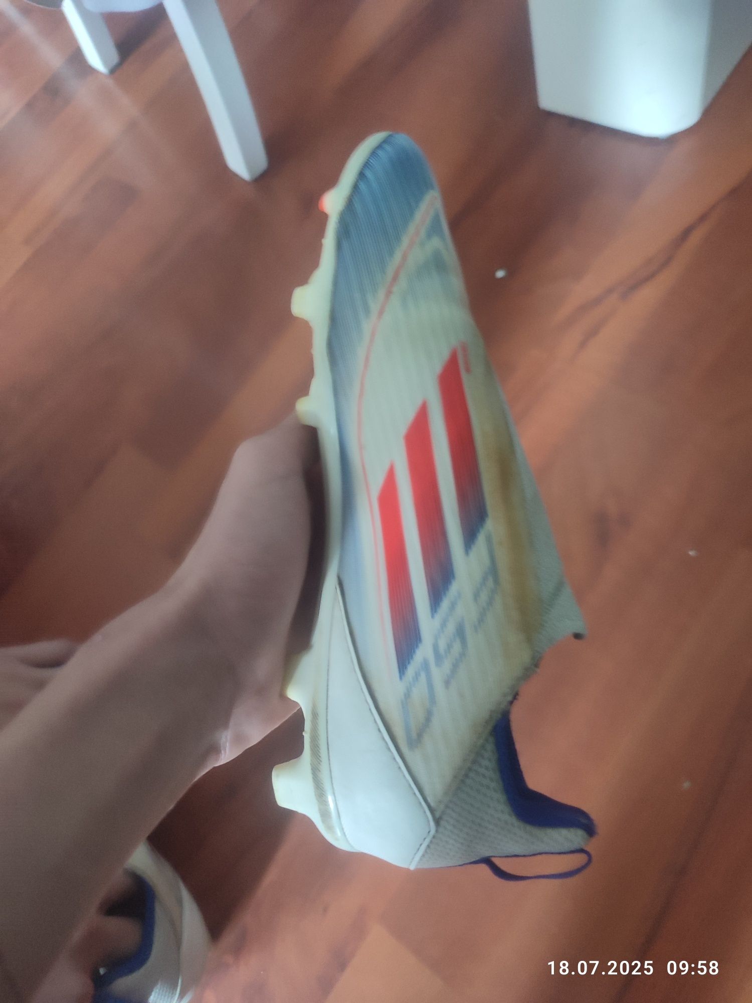 Mam na sprzedaż korki adidas f50 fiberskin  rozmiar 38