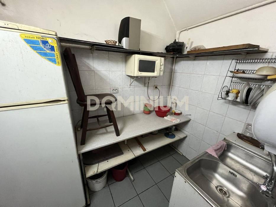 Продається комерційна будівля у м. Хуст