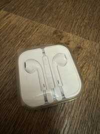 Нові навушники Apple