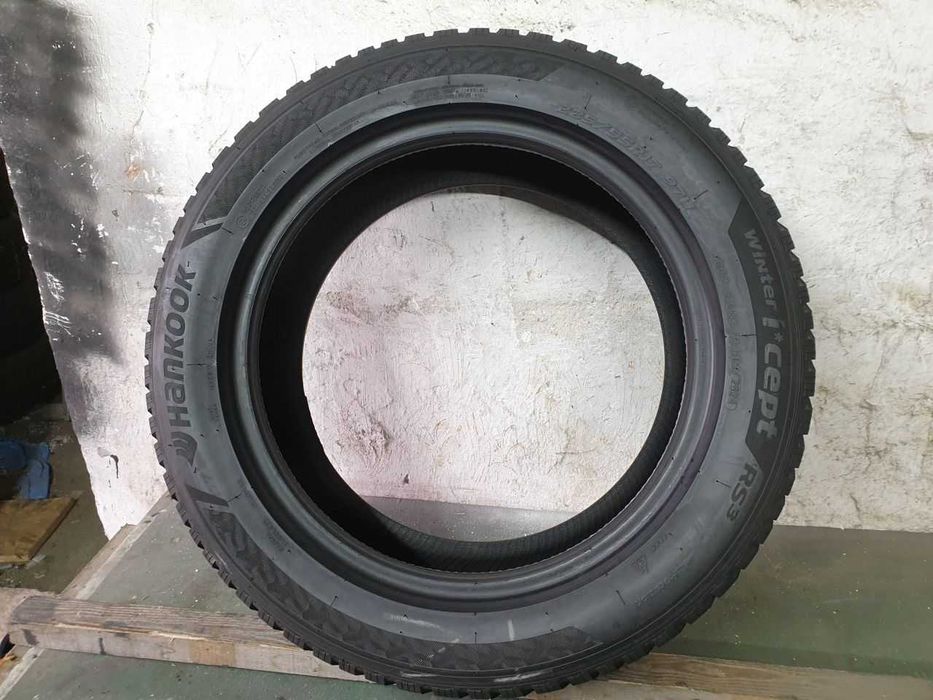 Opona pojedynka zimowe 225/55R17 7,9mm Hankook Winter I'cept RS3 2024r