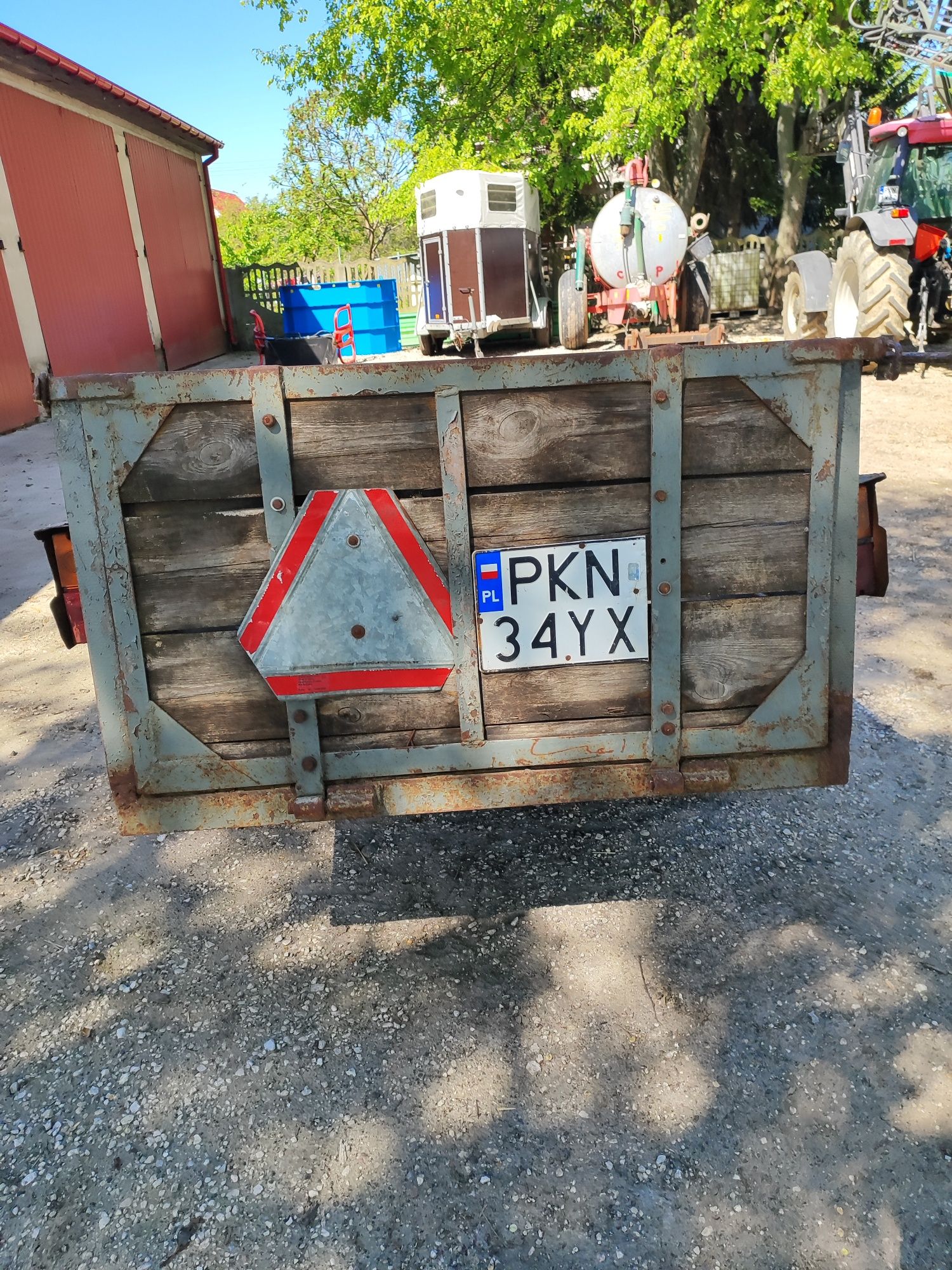 Wózek do bydła koni