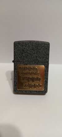 Зажигалка zippo.