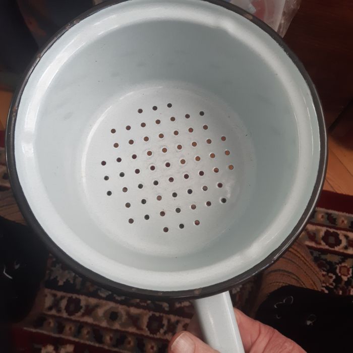 Посуда емальована миска, кастрюля. друшляк, часів СРСР.