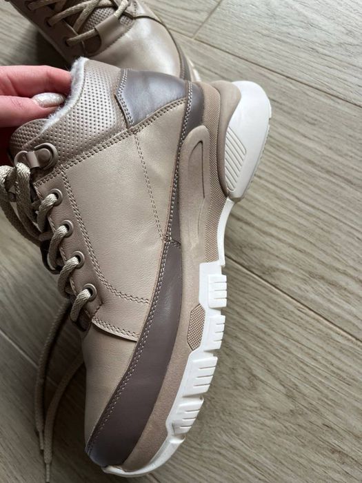 Зимові кросівки 37р