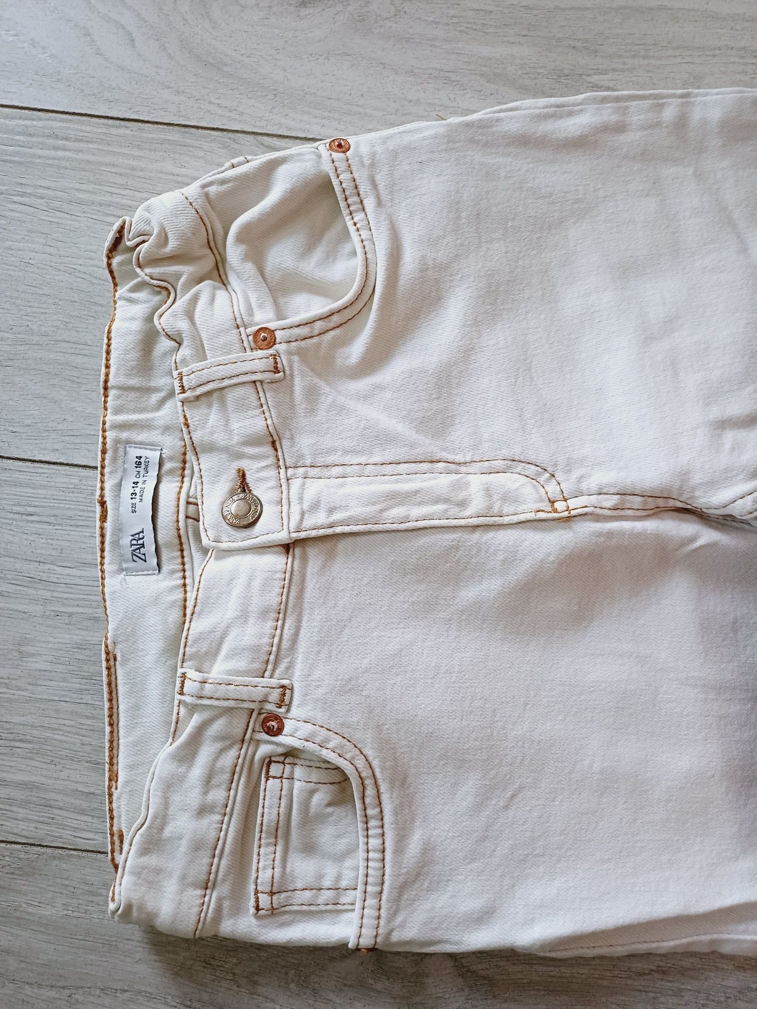 Białe, ecru jeansy, Zara, rozmiar 164