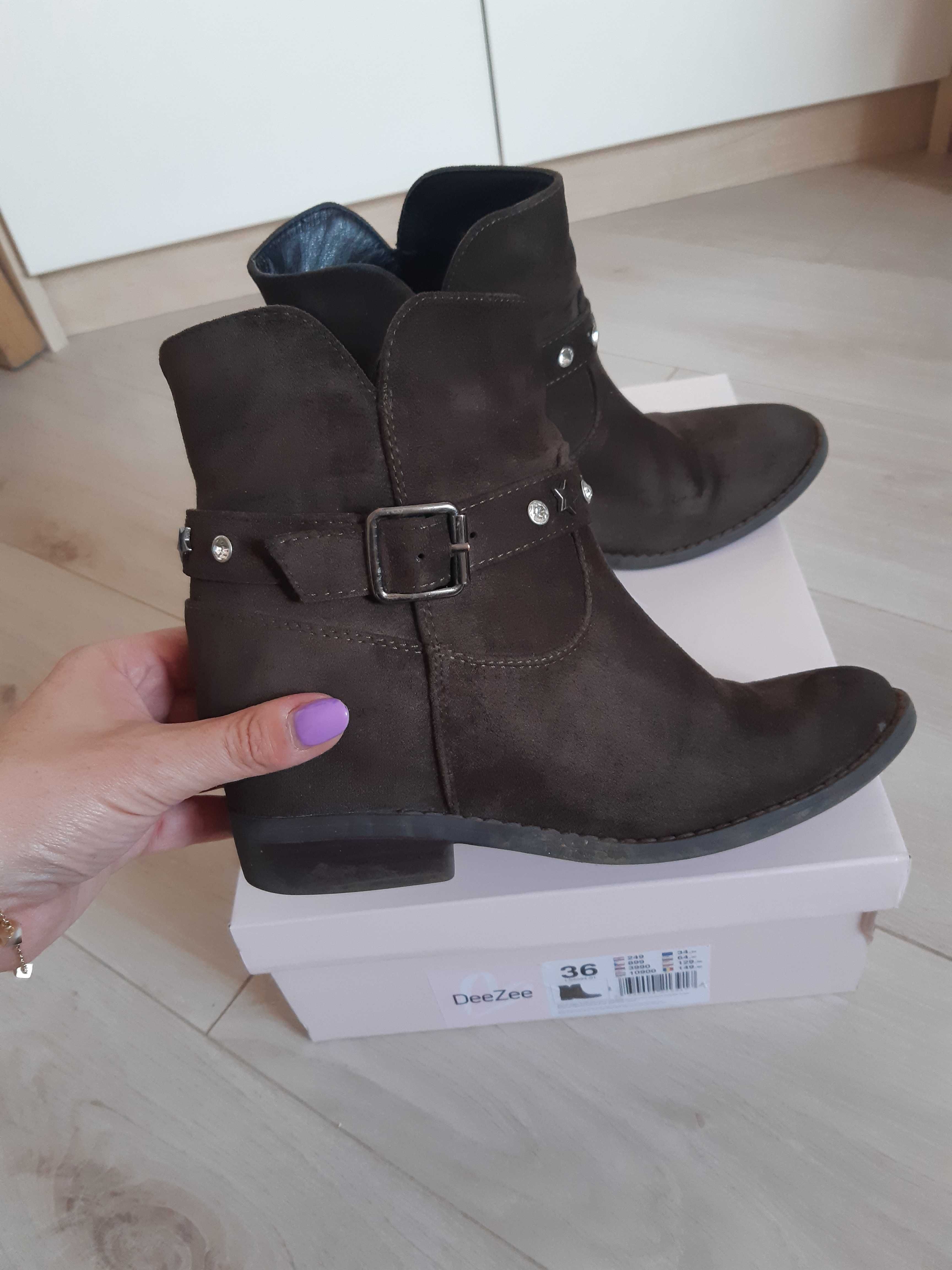 Botki na ukrytym obcasie koturnie z klamrą zamszowe khaki DeeZee 36