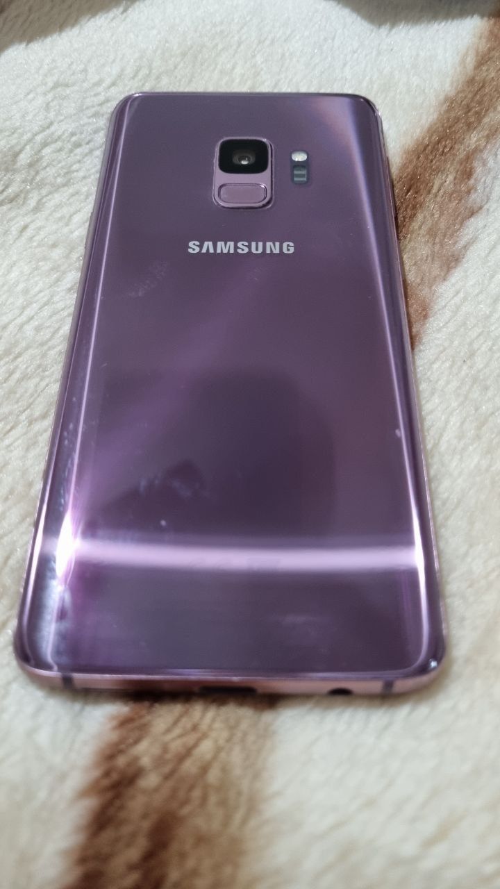 Samsung Galaxy S9.