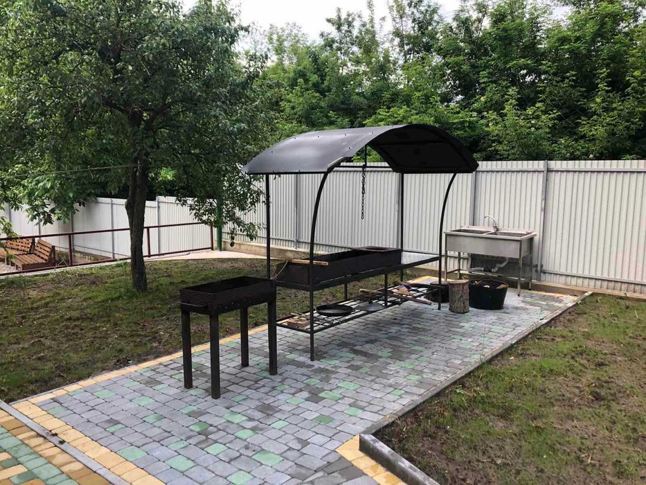 Відпочинок на Дністрі. Будинки і басейн на першій лінії.