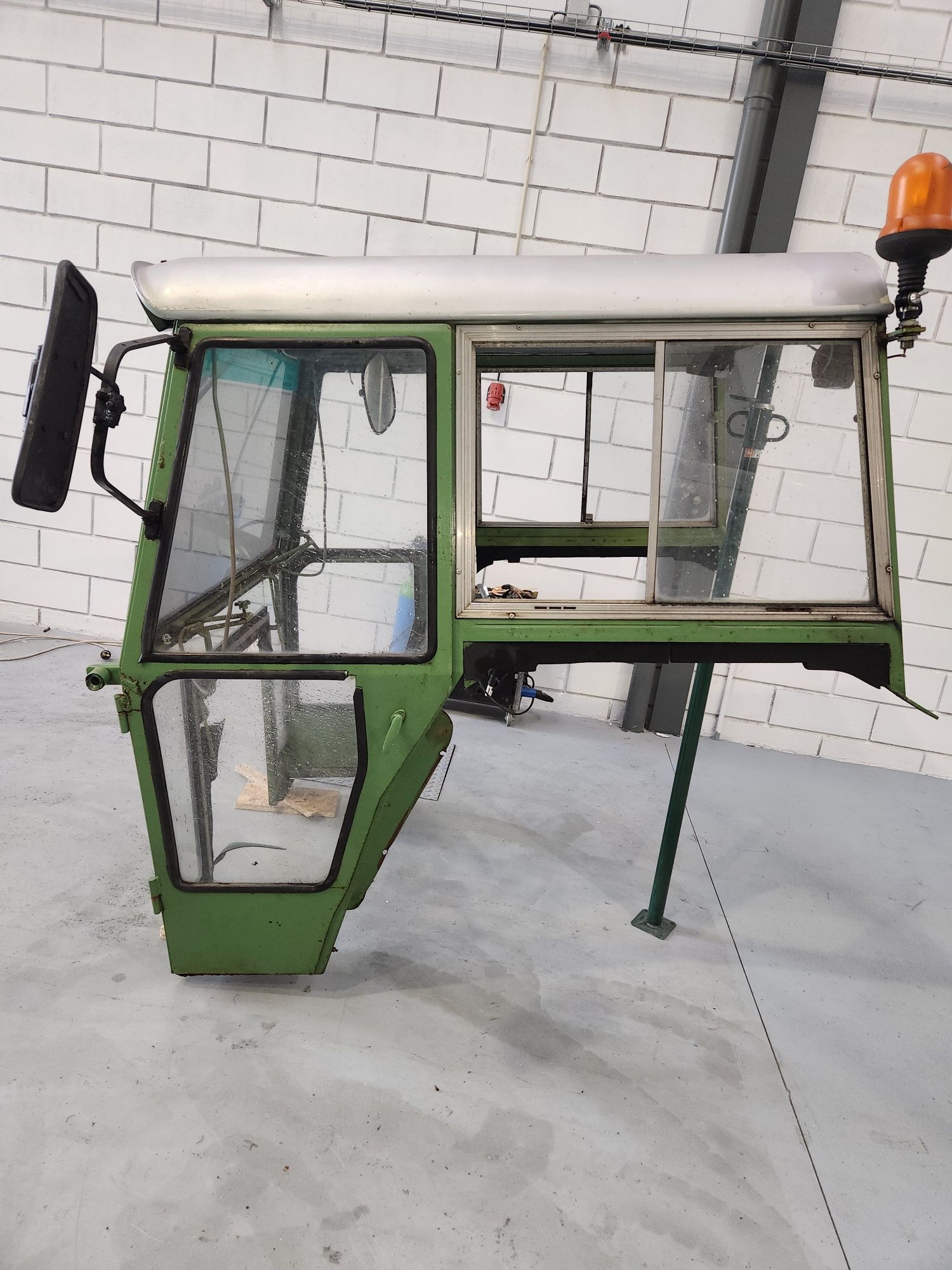 Vendo cabine de trator