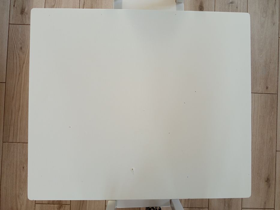Stolik z krzesełkami Ikea dla dzieci