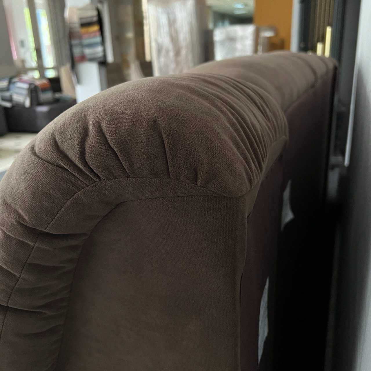 Новий прямий розкладний диван