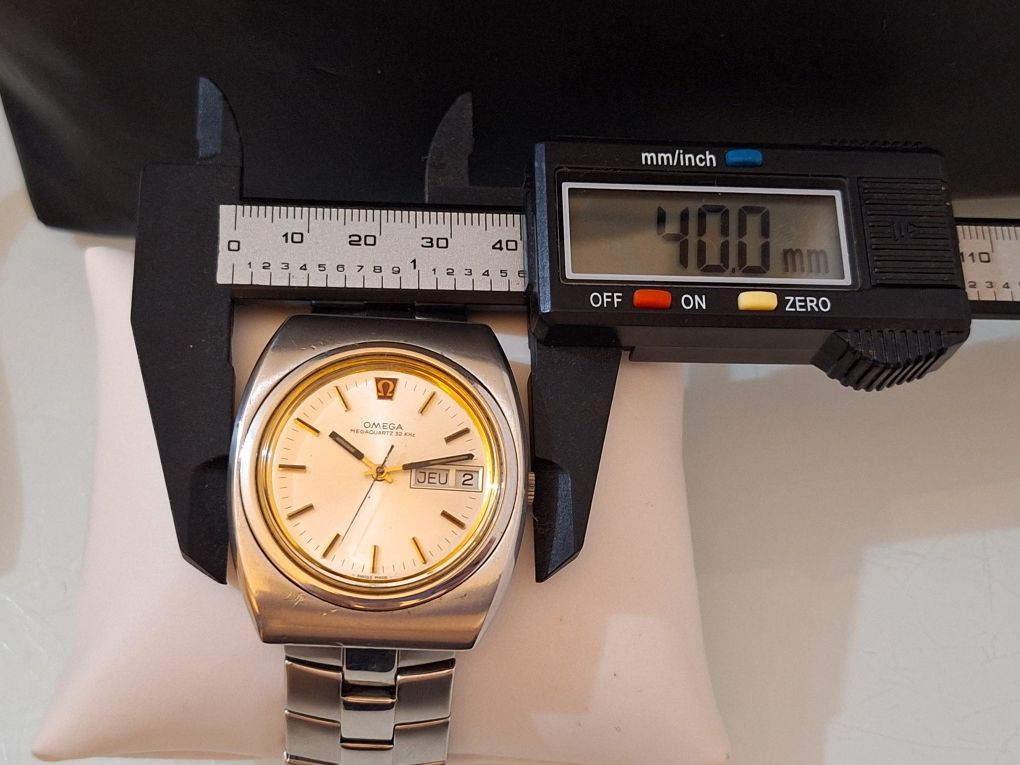 ZEGAREK OMEGA  megakwarcowy ze stali 40 mm orginalny