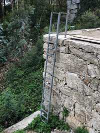 Escada de Ferro com 4,50m.