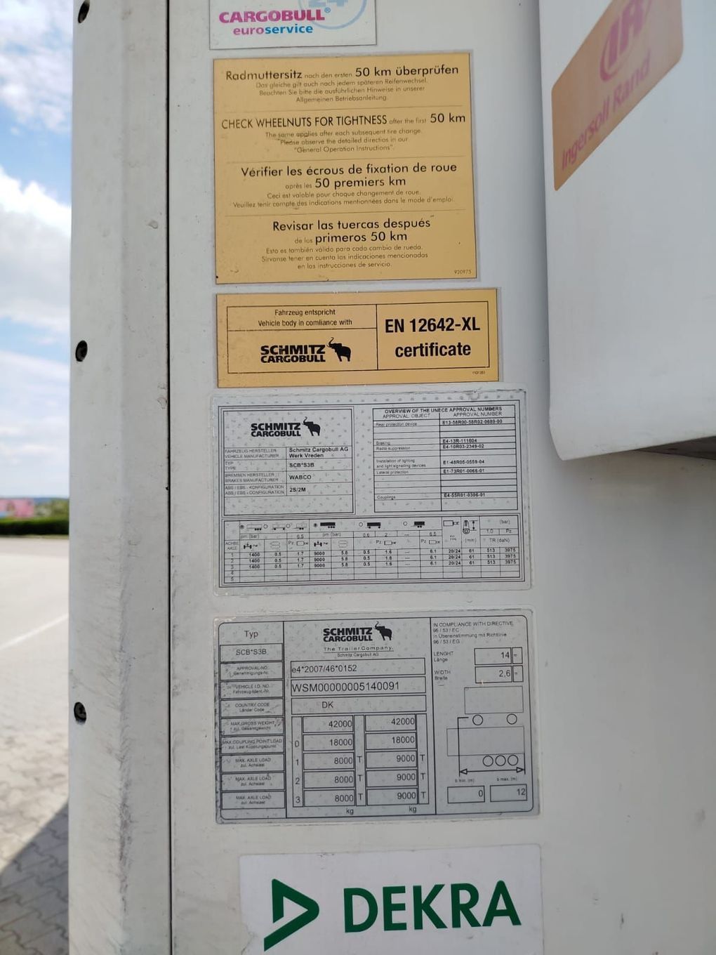 Schmitz Cargobull Chłodnia - THERMO KiNG SLX e 300- osie Schmitz -w ofercie  dwie sztuki  Osi przednia podnoszona . Agregat Thermo King SLX e 300