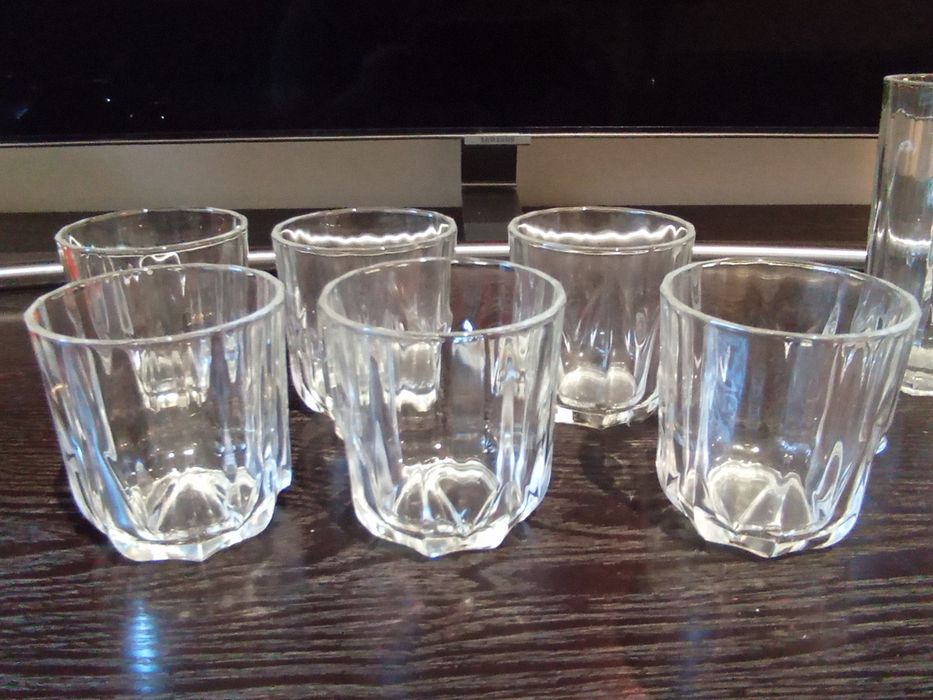 Copos de vidro novos