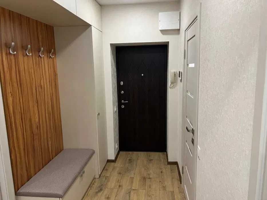 42000ЖК Мира 2 Е-видновленняПродамУкомплектованную 1 комн кварт 4 этAS