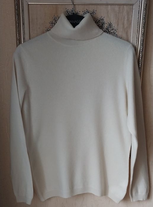 Гольф молочного цвета  100%   кашемир   Pure  collection