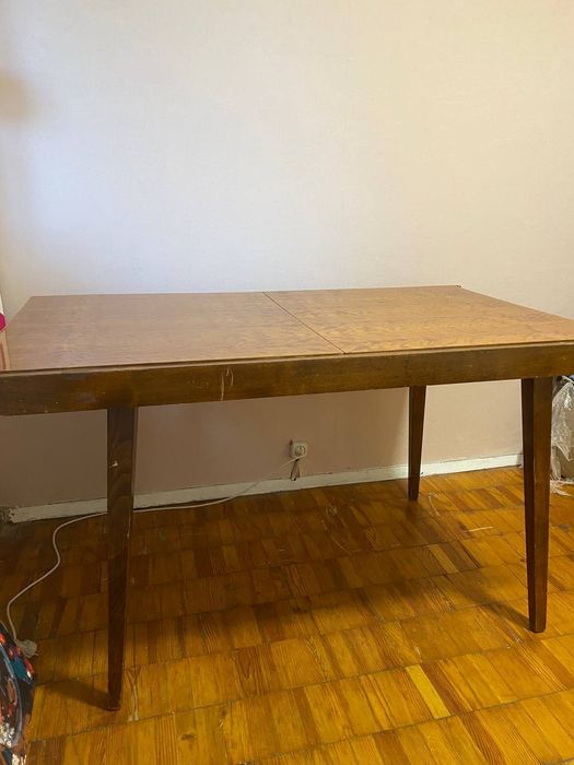 Стіл розсувних. В гарному стані.