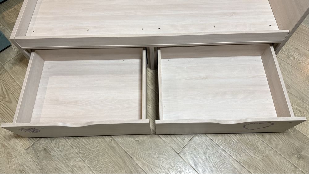 Дитяче ліжко з шухлядами