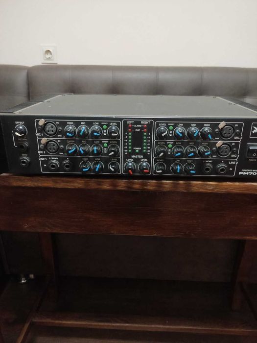 Продам powered mixer PM700