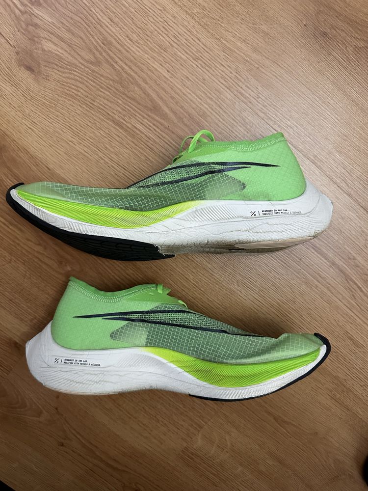 Бігові кросівки Nike ZoomX Vaporfly Next 44 р