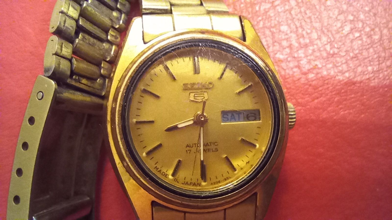 Часы Seiko. Женские.  Автомат. Механика. Позолота подтерта на корпусе.