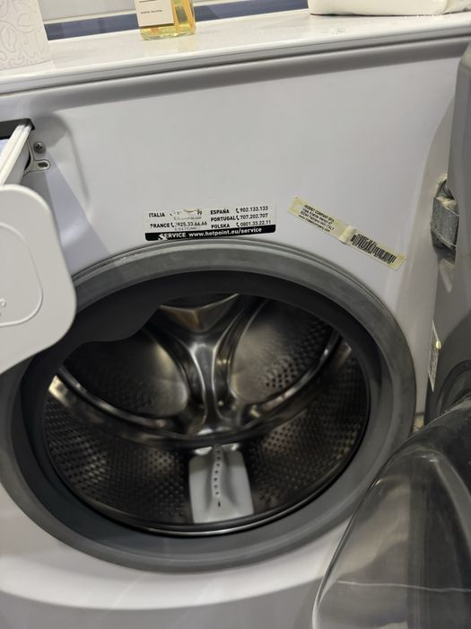 Пральна машинка HOTPOINT-ARISTON AQS63F 29