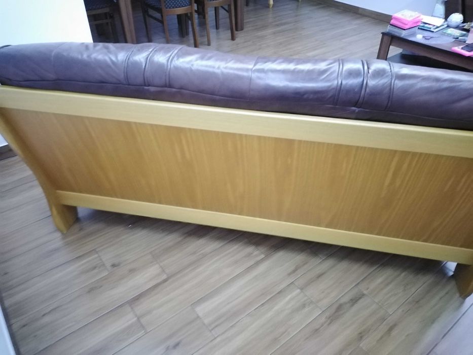 Wypoczynek skóra naturalna 3+2, boki dębowe.