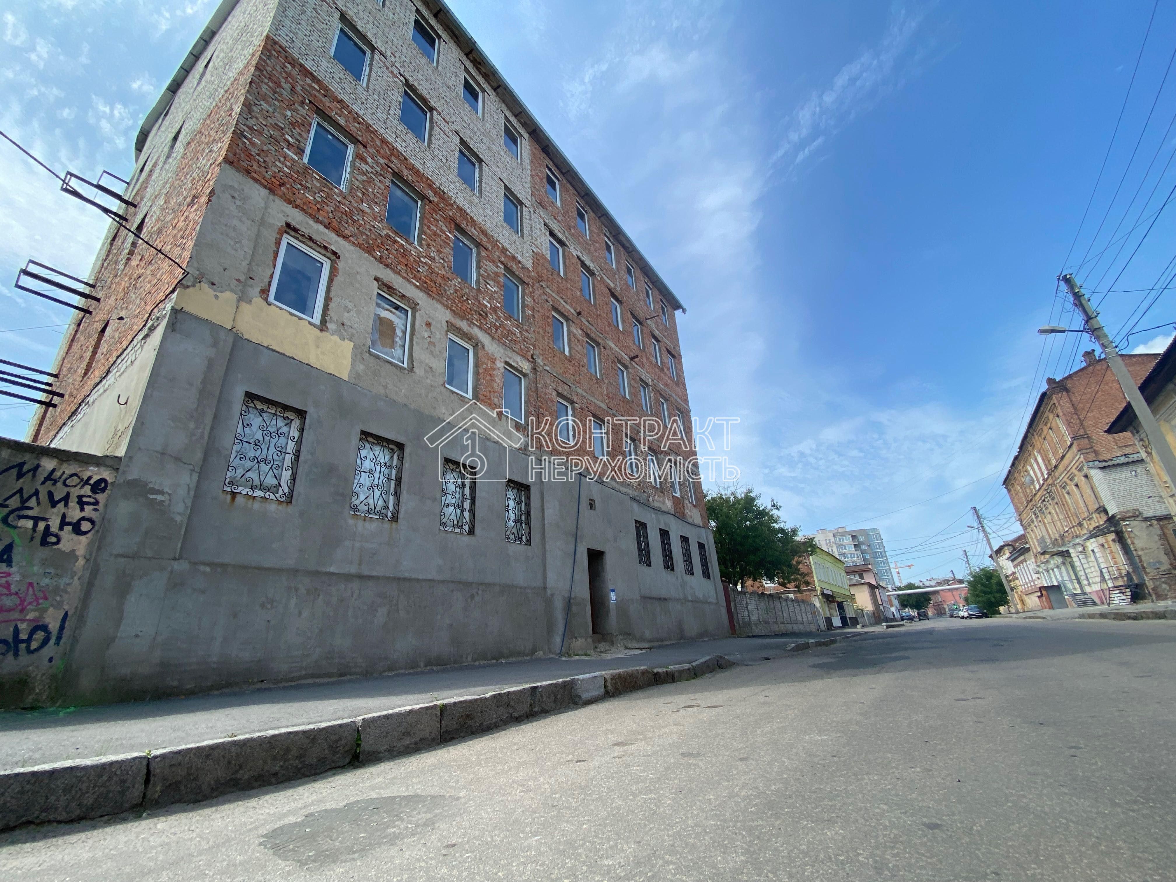 Продам дом здание в центре м. Площадь Конституции!