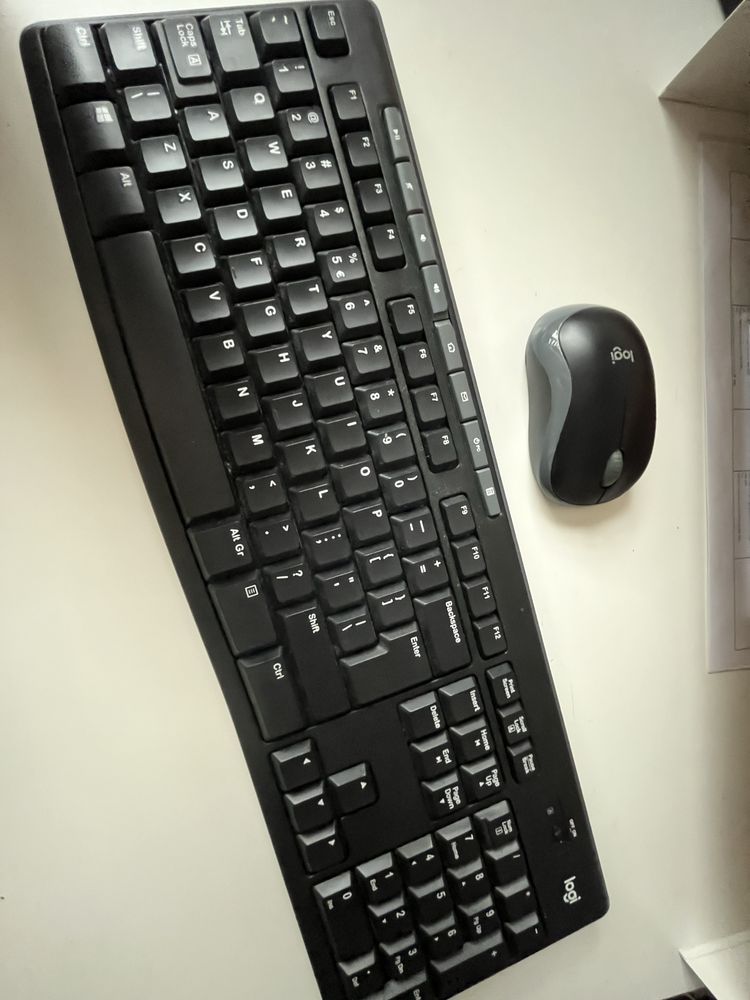 Zestaw klawiatura i mysz Logitech bezprzewodowe