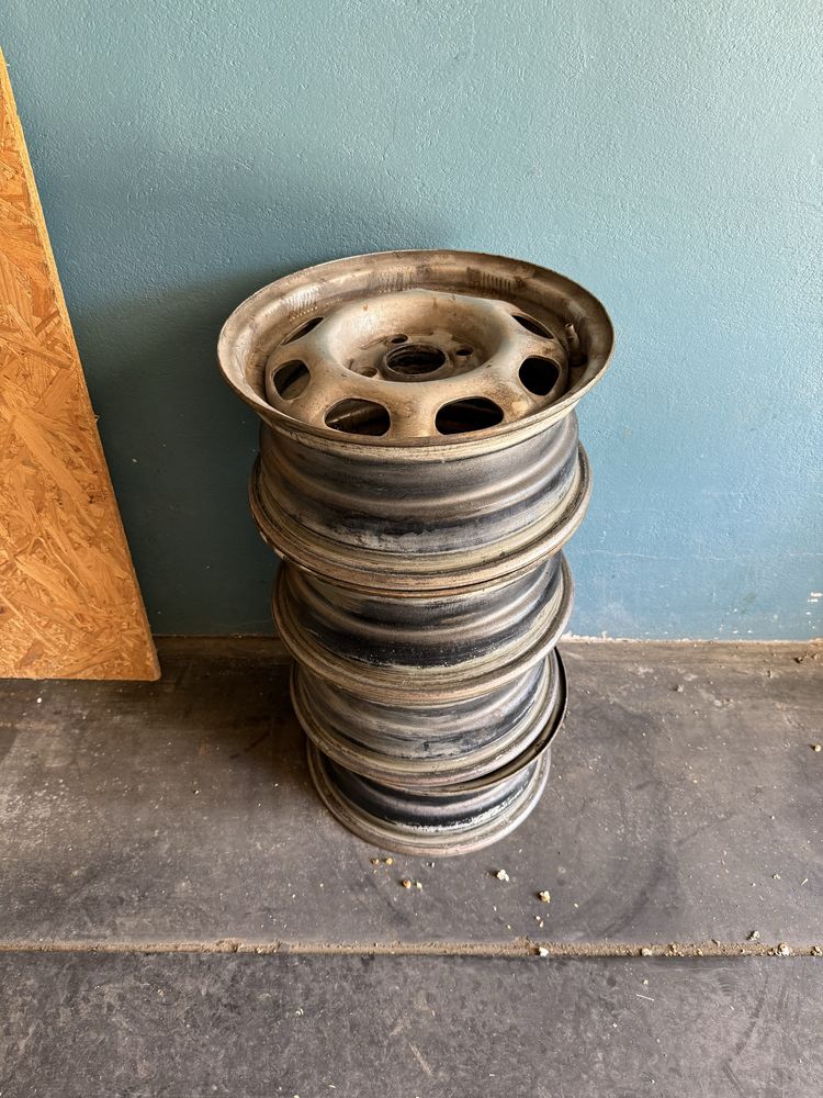 Felgi stalowe 13 cali 4x100 Volkswagen komplet