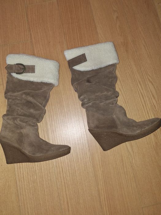 Botas de camurça de cano alto