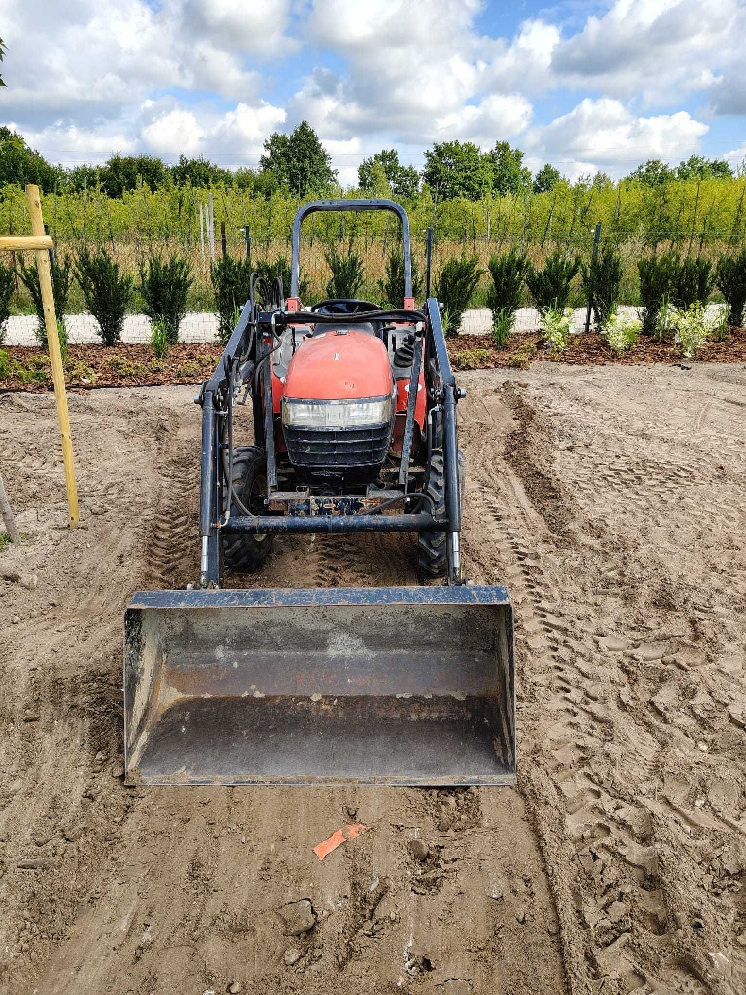 Traktor Yanmar AF17 z ładowaczem