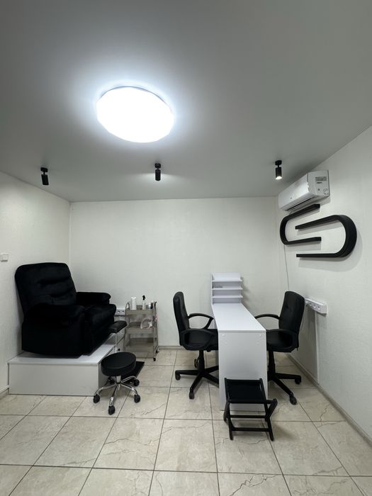 Оренда місця для майстра манікюру/педикюру.Метро Святошино Є ГЕНЕРАТОР