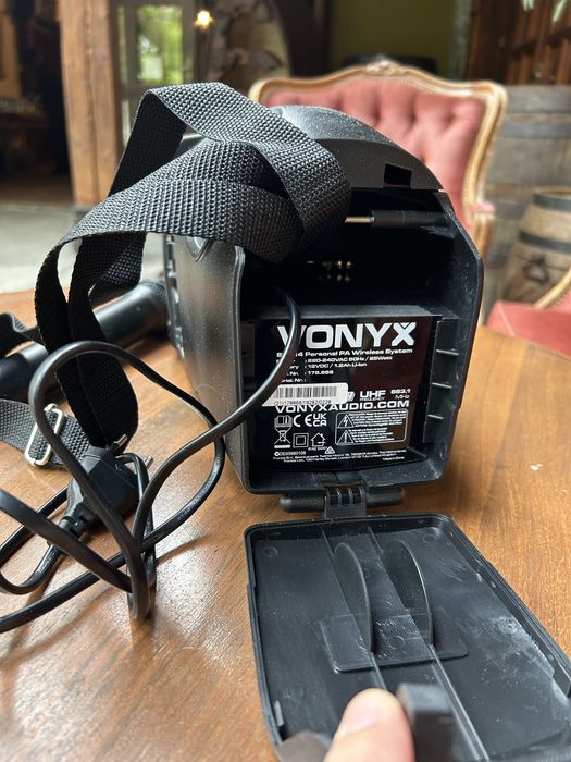 Głośnik, megafon przenośny, mobilny z mikrofonem