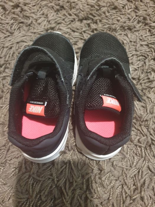 Ténis nike de menina tamanho 23 impecáveis