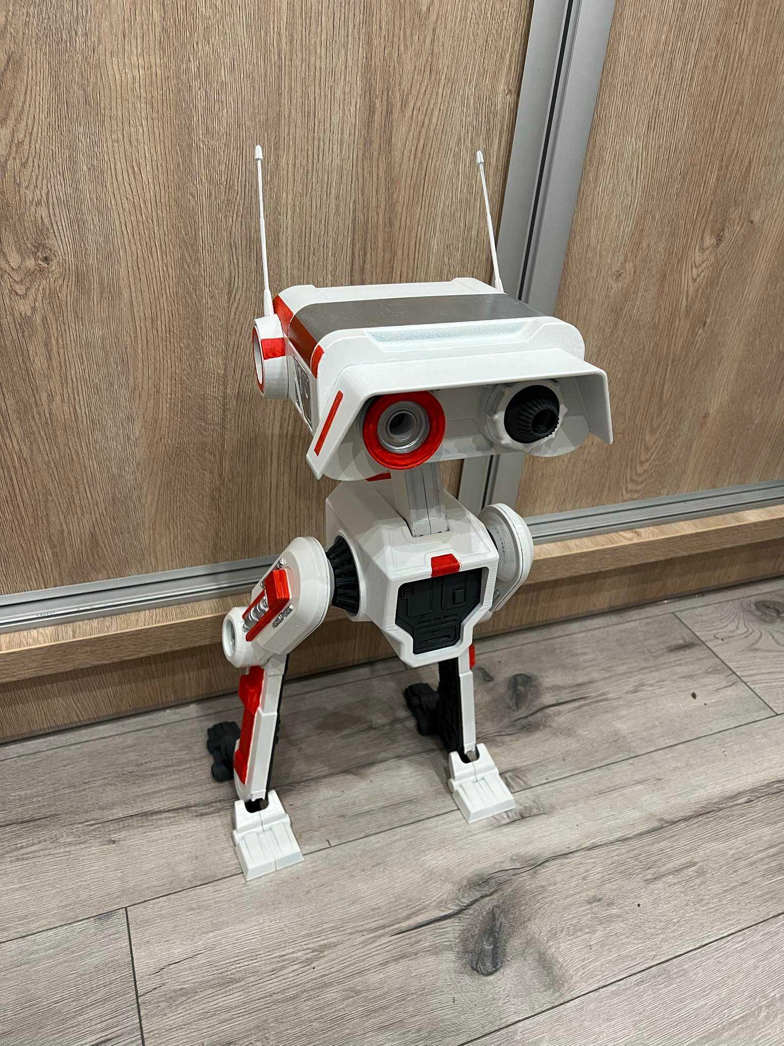 Robot BD1 z gwiezdnych wojen, BD-1 Star wars, świeci i wydaje dźwięki