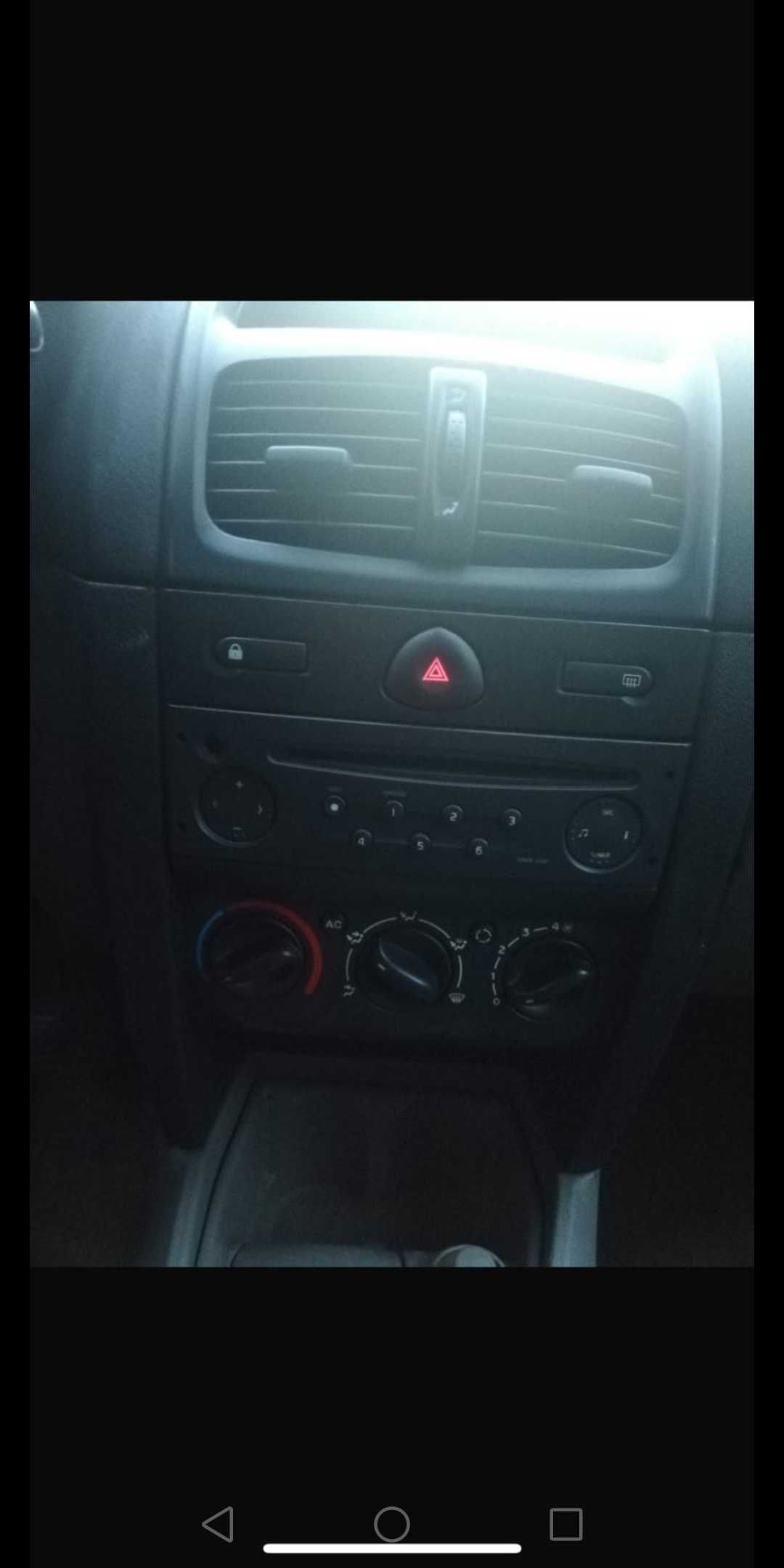 Renault Clio ano 2002