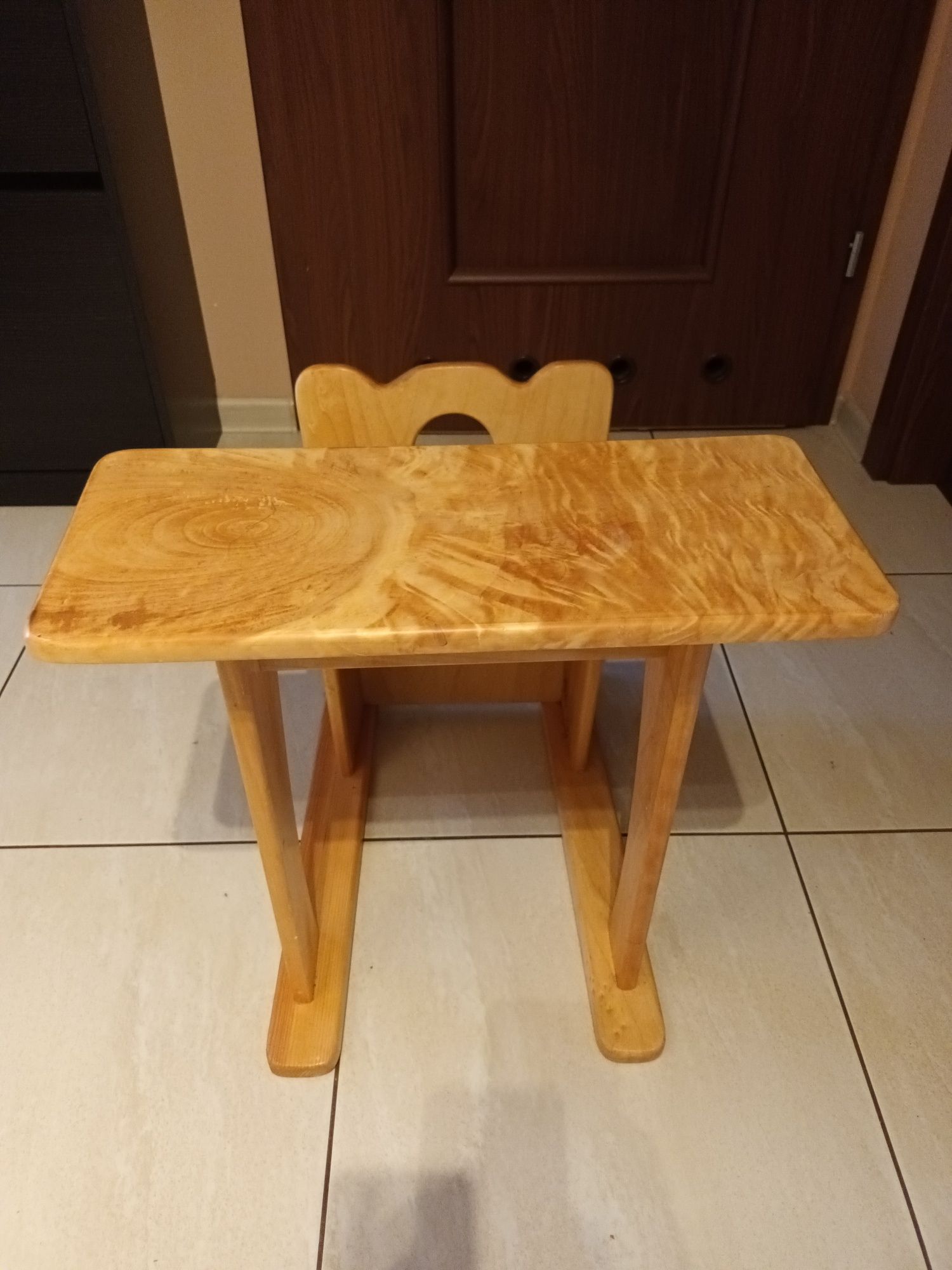 Krzeselko stolik dla dziecka