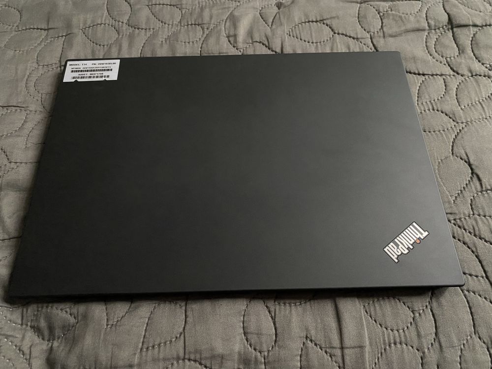 Lenovo ThinkPad T14s Gen 2 Intel Core i7-1185G7 24GB DDR4