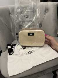 Бежевая сумка ugg crossbody teddy silicon