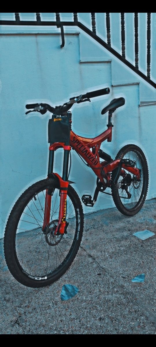 Bicicleta Downhill Specialized